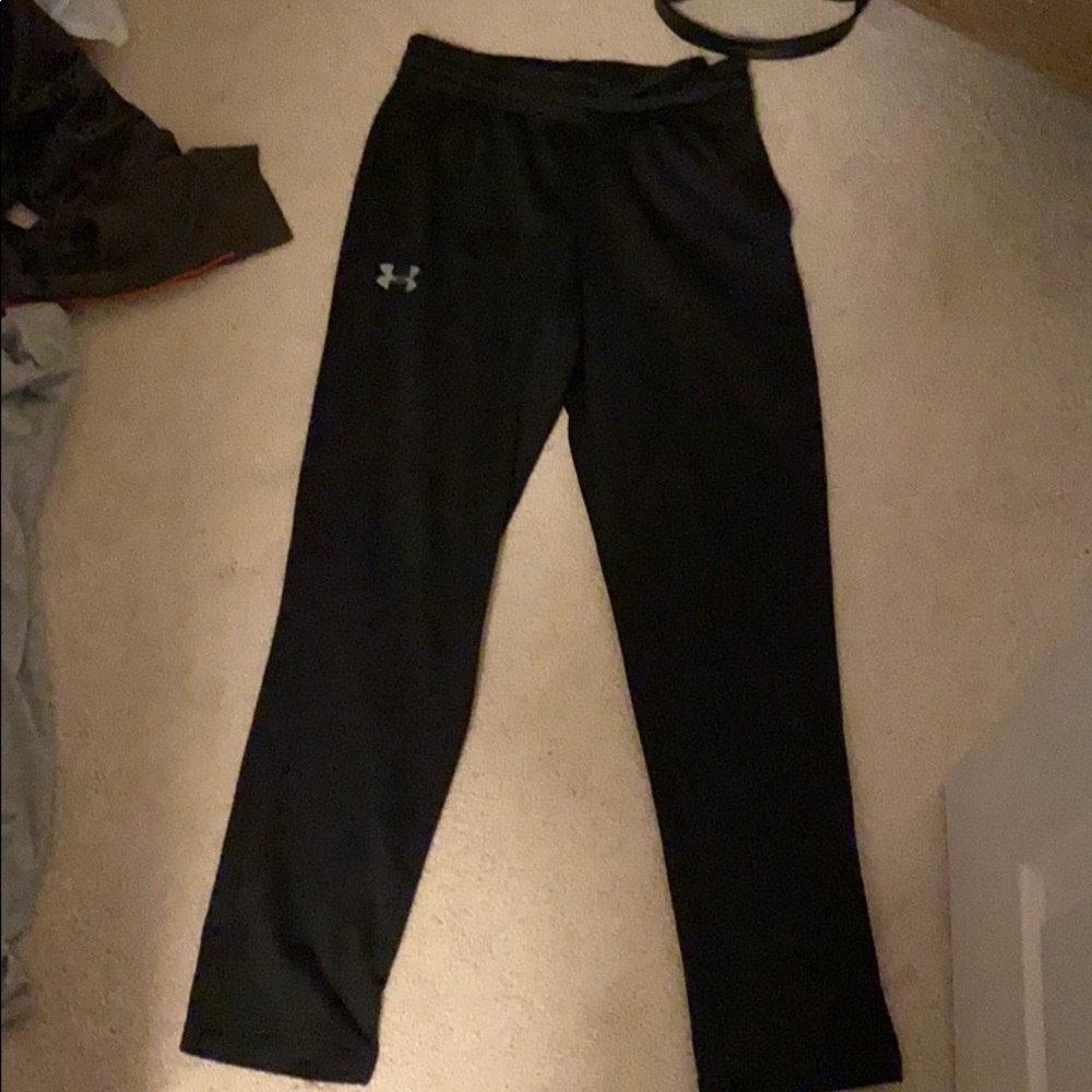 Black underarmour sweatpants